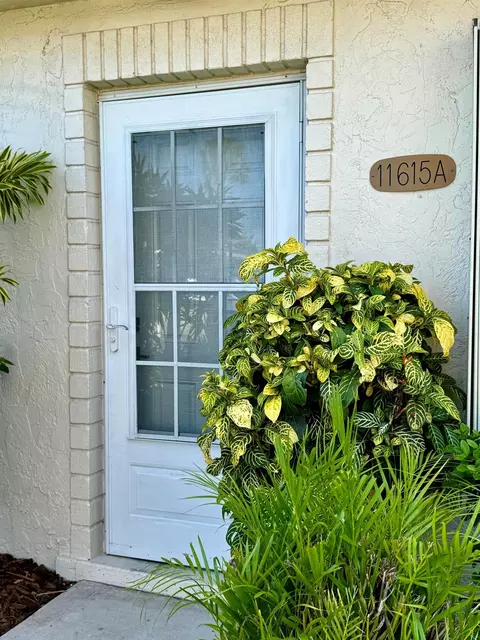 11615 Winchester Dr #A, Palm Beach Gardens, FL 33410