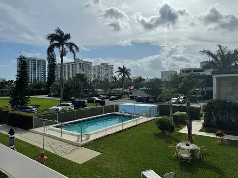 3205 SE 7th St #208, Pompano Beach, FL 33062