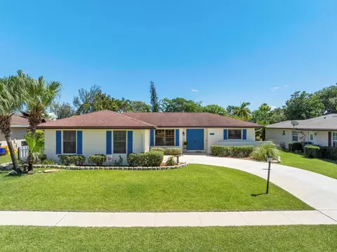 2790 Flamango Lake Dr, West Palm Beach, FL 33406
