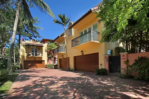 1128 NE 17th Way, Fort Lauderdale, FL 33304