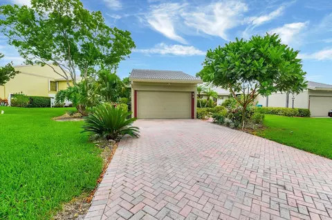 3 Eastgate Dr #A, Boynton Beach, FL 33436