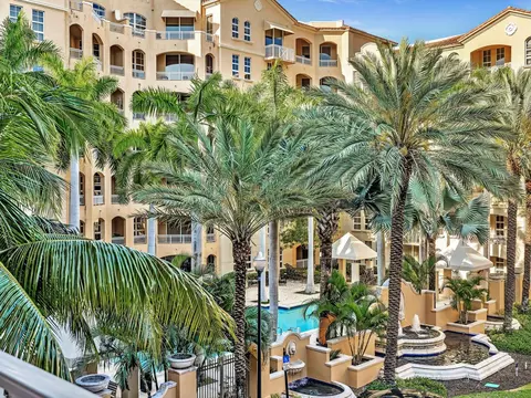 3001 NE 185th St #332, Aventura, FL 33180