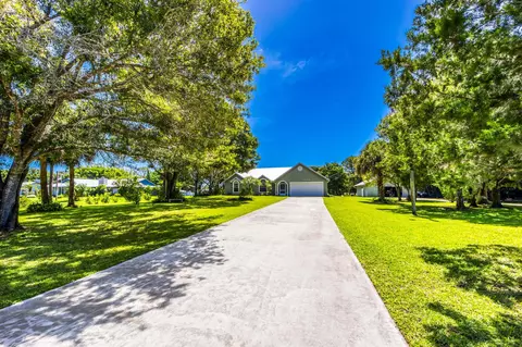 5504 Pinetree Dr, Fort Pierce, FL 34982