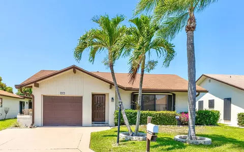 6109 Glentree Ln, Greenacres, FL 33463