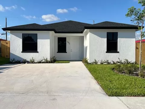 1491 W 30th, Riviera Beach, FL 33404