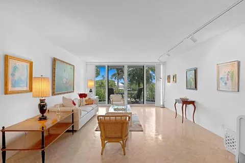 2295 S Ocean Blvd #315, Palm Beach, FL 33480