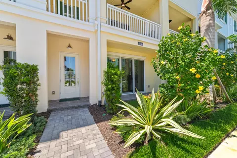 5348 Sagan Ln, Palm Beach Gardens, FL 33418