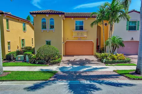 4534 Mediterranean Cir, Palm Beach Gardens, FL 33418