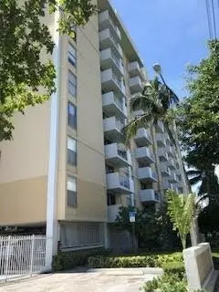 2000 NE 135th #807, North Miami, FL 33181