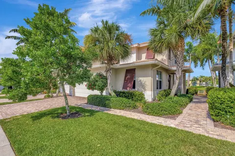 2019 Chelsea Pl, Palm Beach Gardens, FL 33418