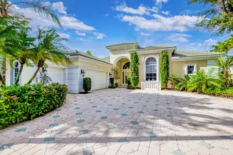 9040 Lakes, West Palm Beach, FL 33412