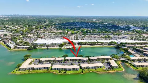 5511 Lakeside Dr #105, Margate, FL 33063