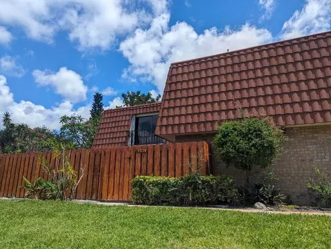 3322 San Fernando #43-B, Delray Beach, FL 33445