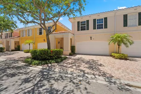 70 Tall Oaks, Tequesta, FL 33469