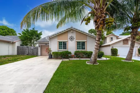 6025 Strawberry Lks, Lake Worth, FL 33463