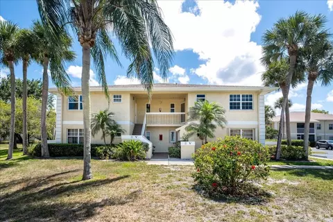 1566 SE Royal Green Cir 201 #V201, Port Saint Lucie, FL 34952
