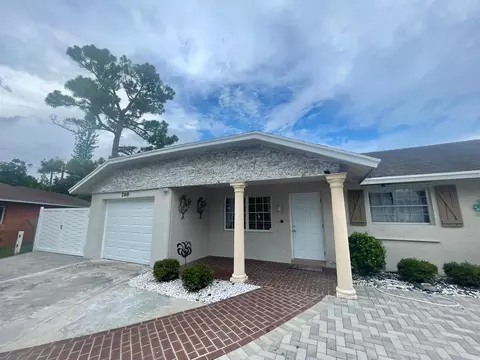 2910 Via Vizcaya, Lake Worth, FL 33461