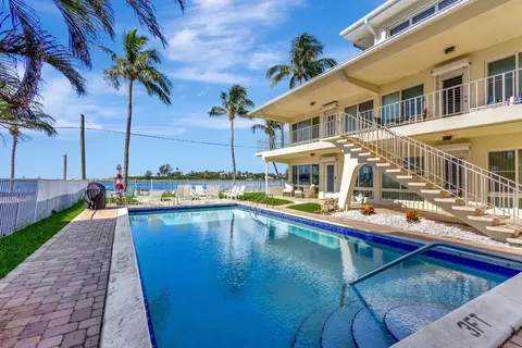 214 Inlet Way #204, Palm Beach Shores, FL 33404