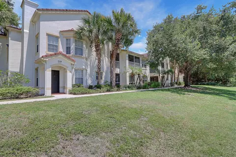 208 SE Kitching Cir, Stuart, FL 34994 photo 1