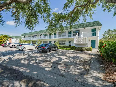 2800 Indian River Blvd #L2, Vero Beach, FL 32960