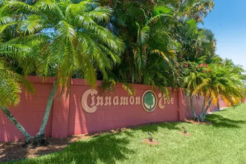 3927 NW Cinnamon Tree Cir, Jensen Beach, FL 34957