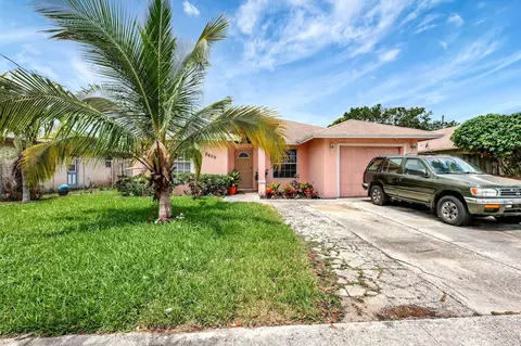2609 S Ave, Riviera Beach, FL 33404