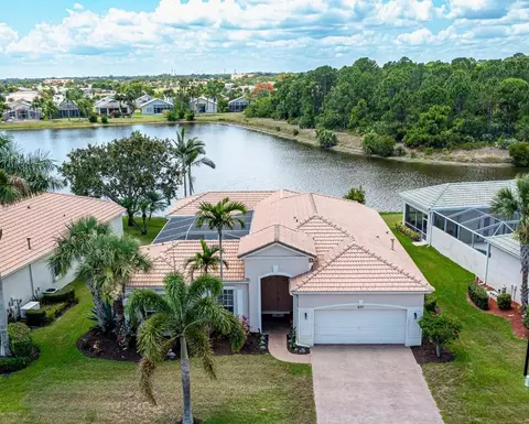 637 SW Long Key Ct, Port Saint Lucie, FL 34986