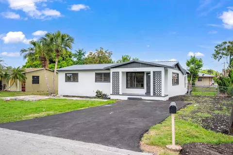 224 NW 14th St, Belle Glade, FL 33430