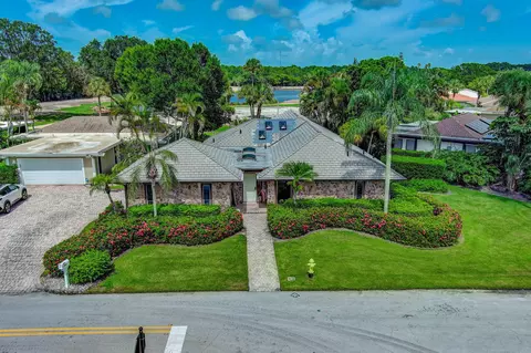 13932 Eastpointe, Palm Beach Gardens, FL 33418