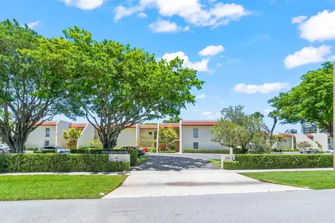 1707 Consulate Pl #103, West Palm Beach, FL 33401