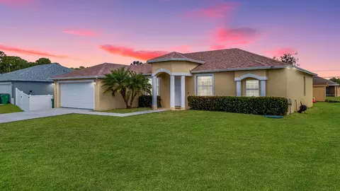 1571 SW Apricot, Port Saint Lucie, FL 34953