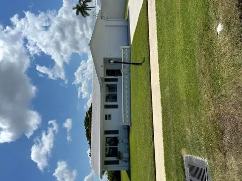 1011 SW 18 St, Boynton Beach, FL 33426