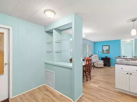 102 N Warner Dr, Jensen Beach, FL 34957