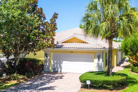 5019 Magnolia Bay Cir, Palm Beach Gardens, FL 33418