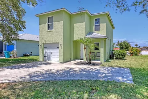 717 NW 2nd, Boynton Beach, FL 33435