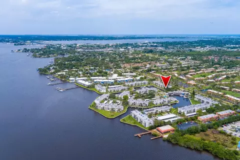 1950 SW Palm City #5-102, Stuart, FL 34994