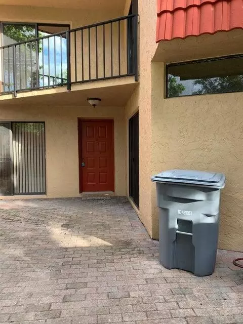 8189 Severn Dr #D, Boca Raton, FL 33433