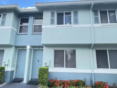 1910 Alamanda Way, Riviera Beach, FL 33404