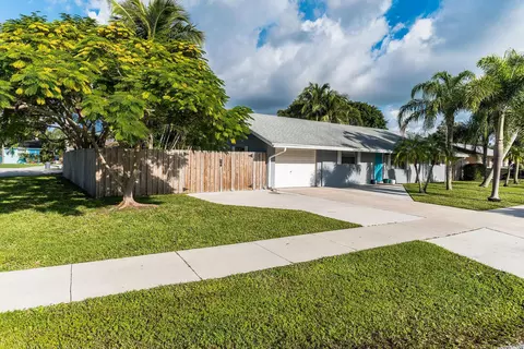 600 W Whitney Dr, Jupiter, FL 33458