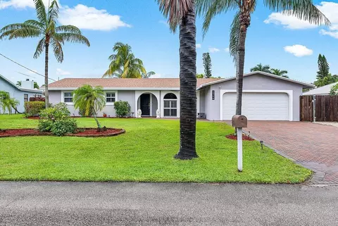 6946 Paul Mar Dr, Lake Worth, FL 33462