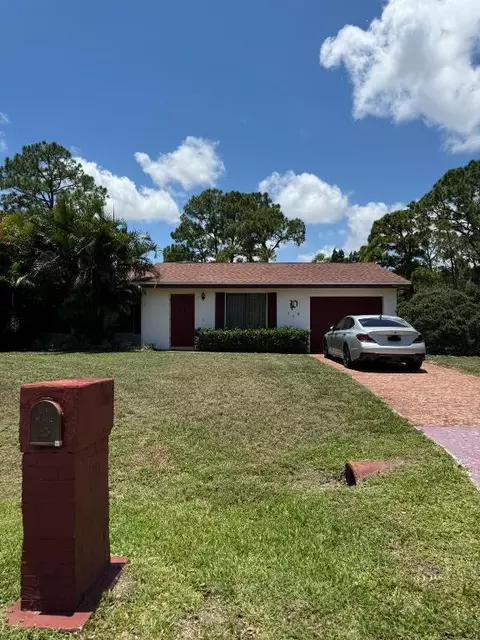 356 NW Heather St, Port Saint Lucie, FL 34983