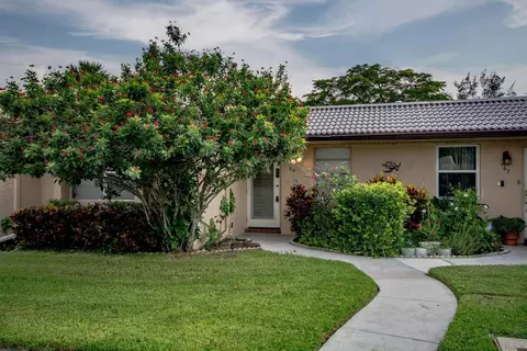 169 Lake Meryl Dr #169, West Palm Beach, FL 33411