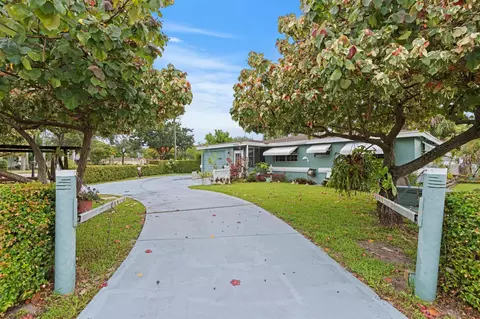 11701 Oleander Dr, Royal Palm Beach, FL 33411