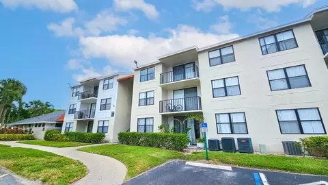 724 Executive Center Dr #36, West Palm Beach, FL 33401