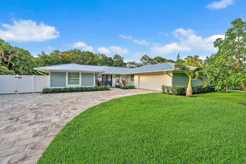 5635 Shirley Dr, Jupiter, FL 33458