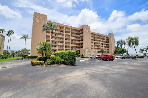 7076 Huntington Ln #504, Delray Beach, FL 33446