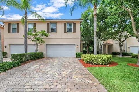 6431 Azura Lake Rd, Lake Worth, FL 33463