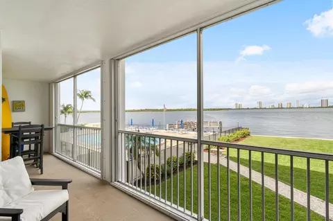 100 Paradise Harbour Blvd #202, North Palm Beach, FL 33408