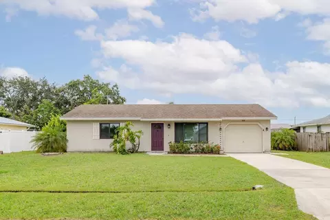 2512 SE Calusa Ave, Port Saint Lucie, FL 34952