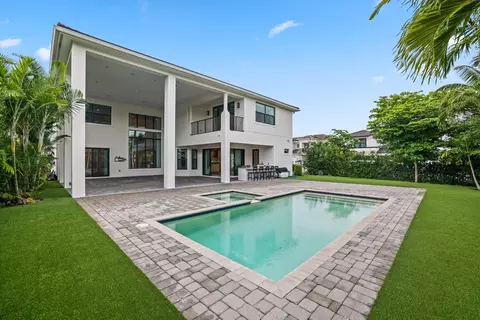 2585 NW 69th St, Boca Raton, FL 33496